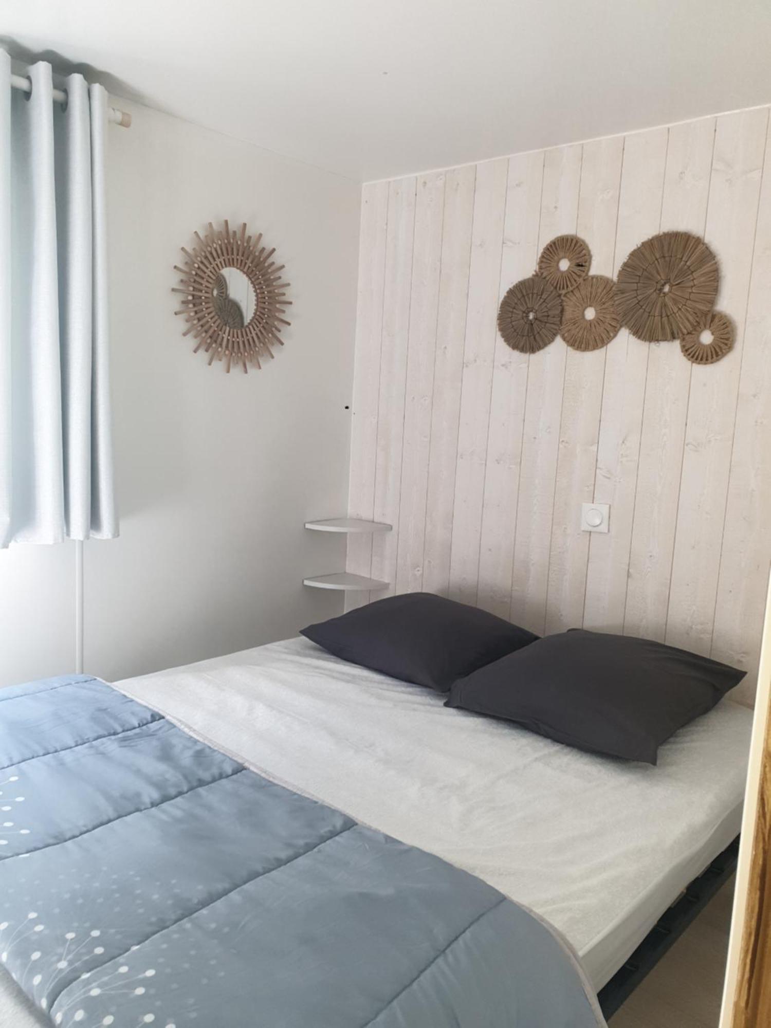 Camping Domaine Des Iscles La Roque-d'Antheron Luaran gambar